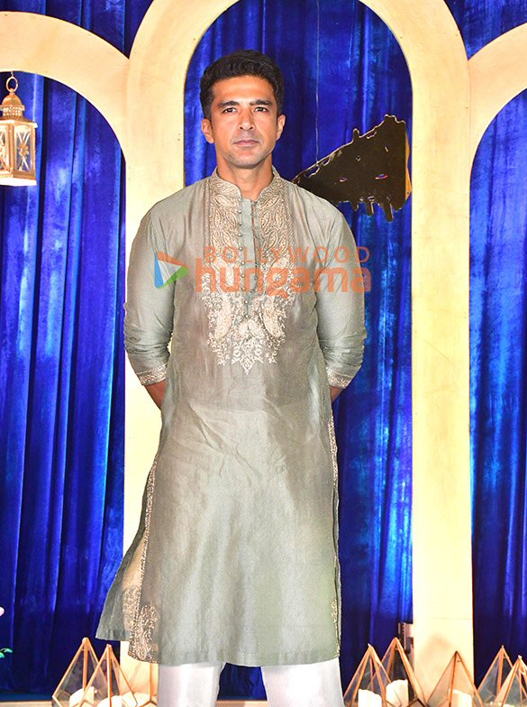 photos nargis fakhri nikita dutta divya khossla snapped at emmay entertainments diwali party 14