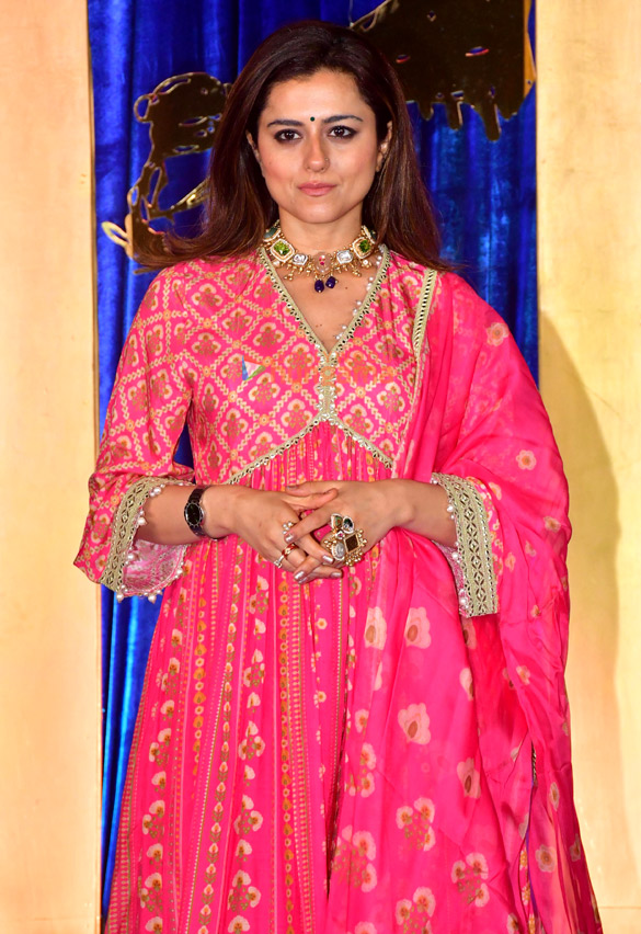 photos nargis fakhri nikita dutta divya khossla snapped at emmay entertainments diwali party 34