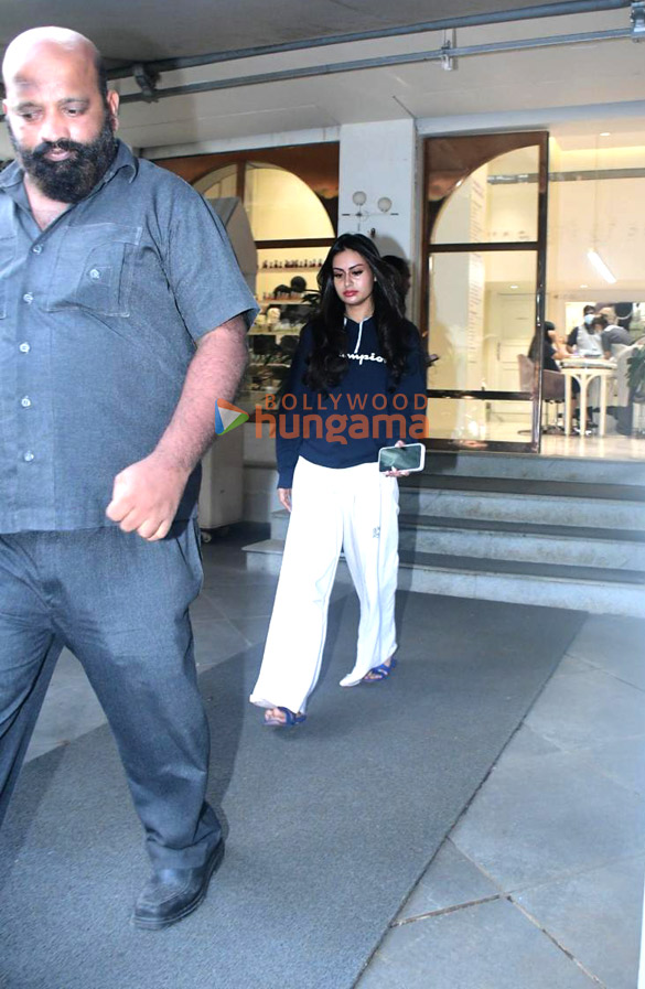 photos nysa devgan snapped outside a salon in bandra 3