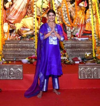 Photos: Priyanka Chopra Jonas, Ranbir Kapoor, Rani Mukerji, Kajol and others snapped during Durga Puja at North Bombay Sarbojanin Photos: Priyanka Chopra Jonas, Ranbir Kapoor, Rani Mukerji, Kajol and others snapped during Durga Puja at North Bombay Sarbojanin