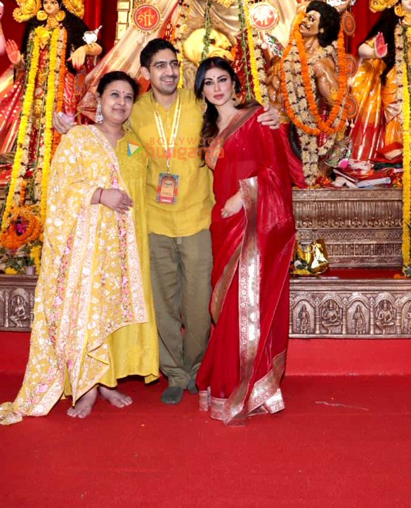 photos priyanka chopra jonas ranbir kapoor rani mukerji kajol and others snapped during durga puja at north bombay sarbojanin 4