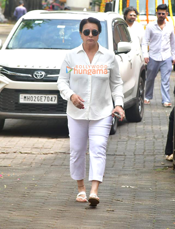 photos rajesh kumar rupali ganguly neil nitin mukesh sumeet raghavan and others attend the funeral of satish shah 29