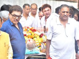 Photos: Rajesh Kumar, Rupali Ganguly, Neil Nitin Mukesh, Sumeet Raghavan and others attend the funeral of Satish Shah