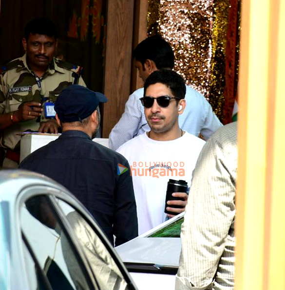 photos ranbir kapoor alia bhatt and ayan mukerji snapped at kalina airport 3