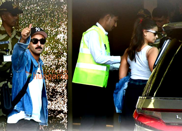 photos ranbir kapoor alia bhatt and ayan mukerji snapped at kalina airport 4
