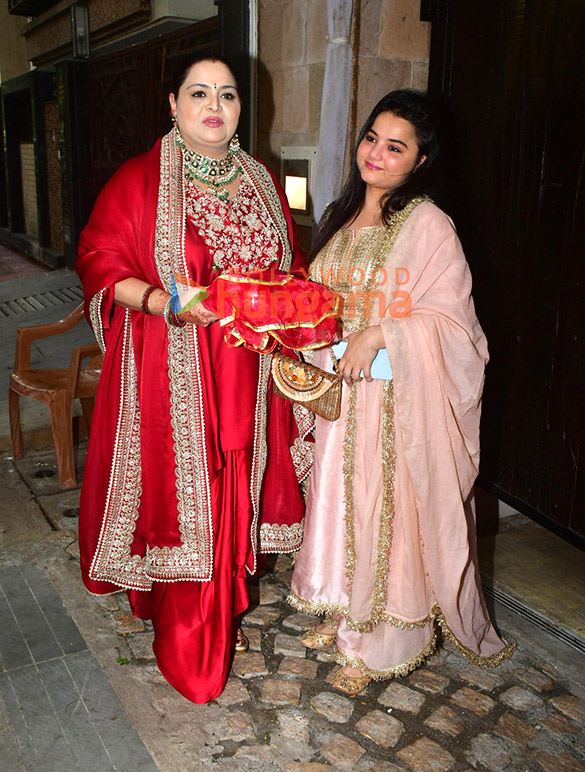 photos raveena tandon geeta basra mira rajput kapoor and others snapped at anil kapoors residence for karwa chauth 4