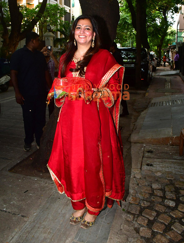 photos raveena tandon geeta basra mira rajput kapoor and others snapped at anil kapoors residence for karwa chauth 5
