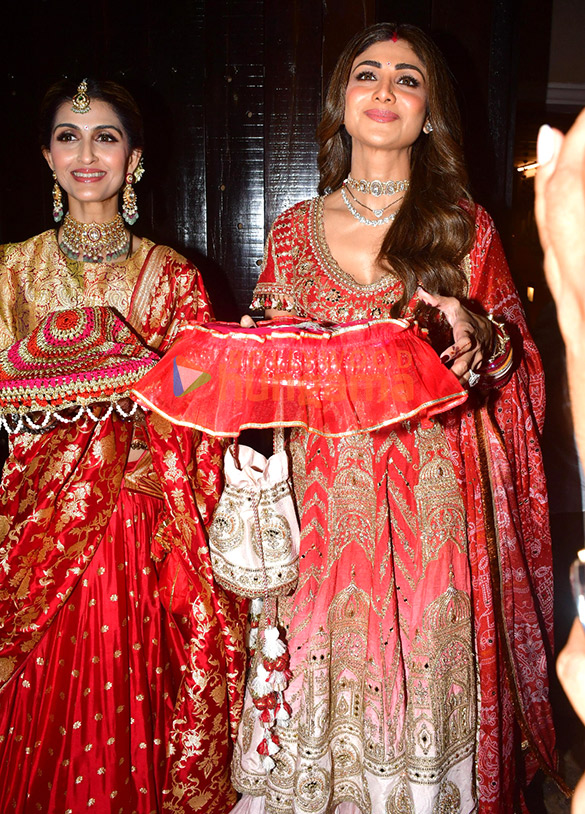 photos raveena tandon geeta basra shilpa shetty mira rajput kapoor and others snapped at anil kapoors residence for karwa chauth 009 5