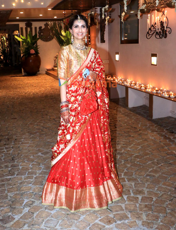 photos raveena tandon geeta basra shilpa shetty mira rajput kapoor and others snapped at anil kapoors residence for karwa chauth 4455 3