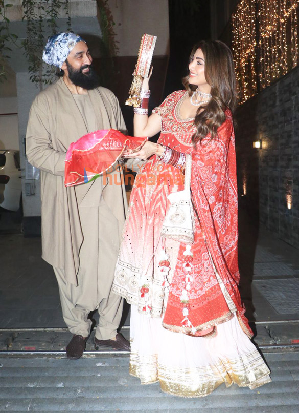 photos raveena tandon shilpa shetty mira rajput kapoor and others snapped at anil kapoors residence for karwa chauth 007 2