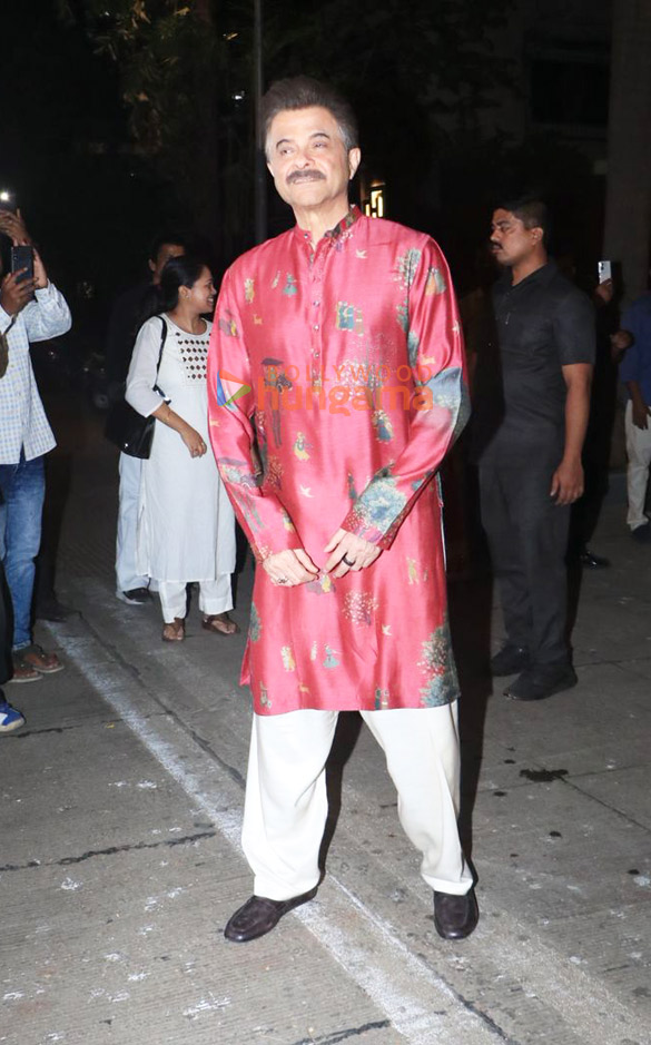 photos raveena tandon shilpa shetty mira rajput kapoor and others snapped at anil kapoors residence for karwa chauth 007 8