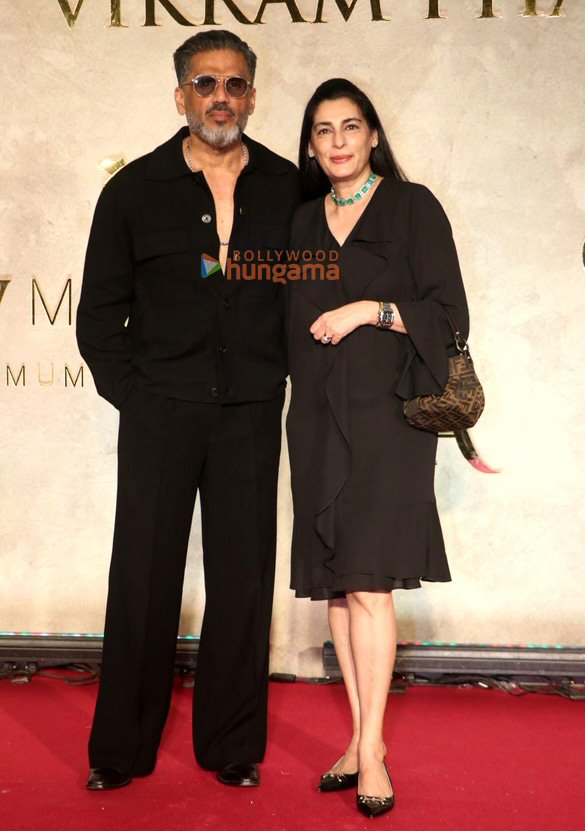 photos salman khan sonakshi sinha sushmita sen riteish deshumukh genelia deshumukh and others attend vikram phadnis 35 years anniversary celebration in jw marriott juhu 47