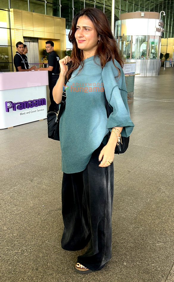 Photos: Siddhant Chaturvedi, Fatima Sana Shaikh, Arshad Warsi and others snapped at the airport Photos: Siddhant Chaturvedi, Fatima Sana Shaikh, Arshad Warsi and others snapped at the airport