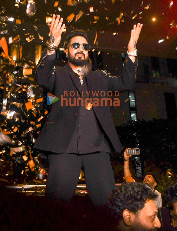 photos sohail khan mika singh gulshan grover and others attend the launch of mika singhs upcoming party anthem gunda 16