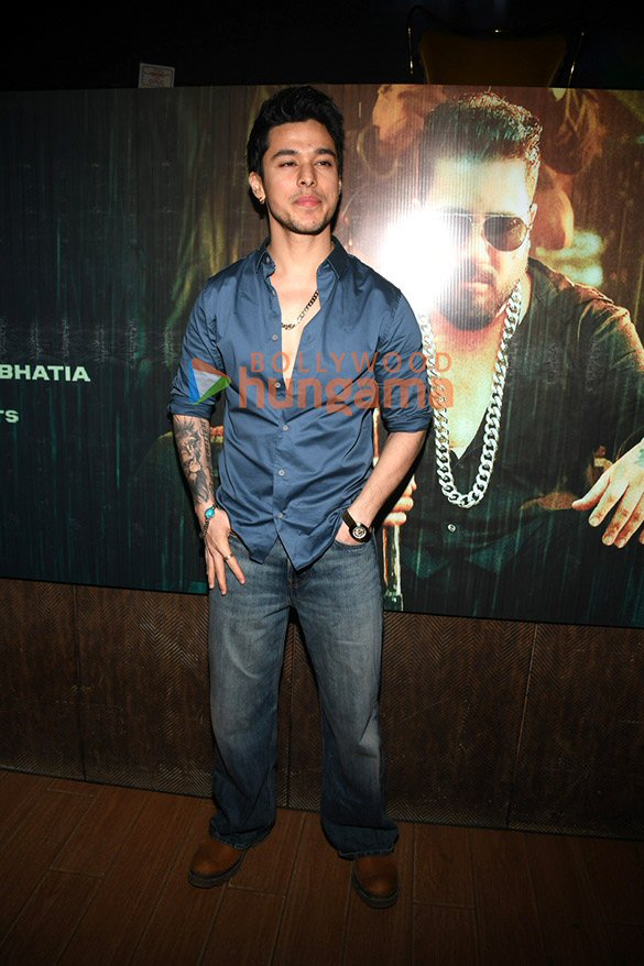 photos sohail khan mika singh gulshan grover and others attend the launch of mika singhs upcoming party anthem gunda 36