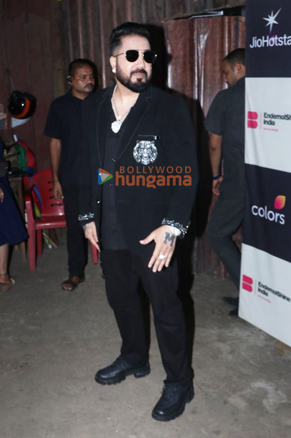 photos sonakshi sinha mika singh and others snapped on the sets of bigg boss 19 1