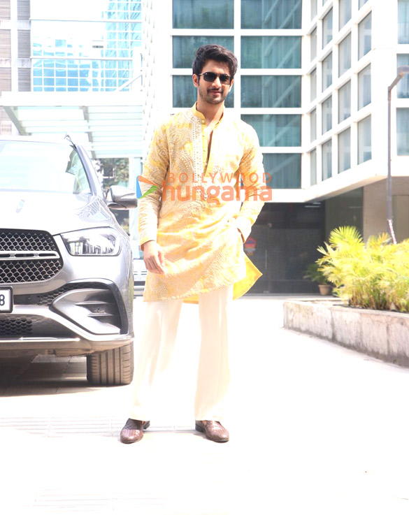 photos tiger shroff sanya malhotra and rohit saraf snapped outside the dharma office for diwali pooja 3