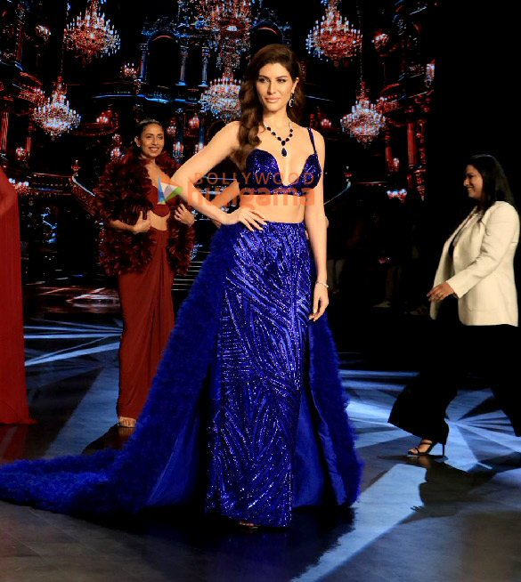 photos urvashi rautela elnaaz norouzi and others turn showstoppers at bombay times fashion week 2025 5