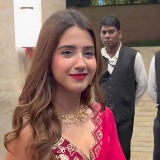 Paps clicked, jaws dropped! Roshni Walia