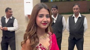 Paps clicked, jaws dropped! Roshni Walia