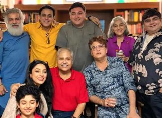 Deven Bhojani, Rupali Ganguly lead emotional tribute as Sarabhai vs Sarabhai cast sings theme at Satish Shah’s pyre: “Felt like Indu himself joined us”