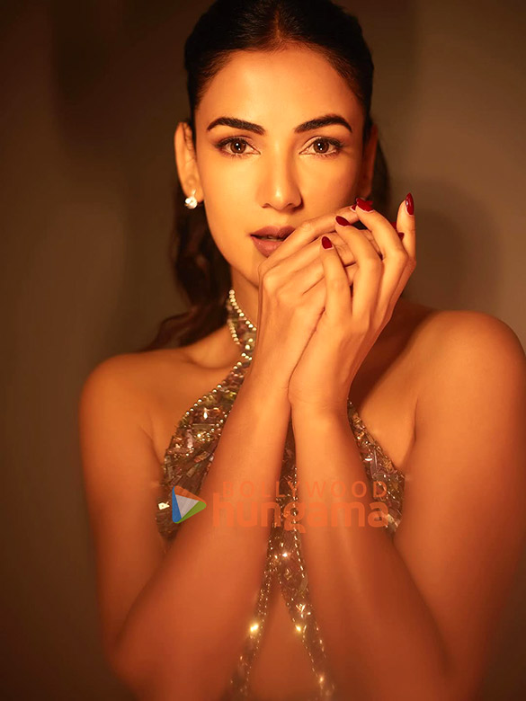 sonal chauhan 5 12