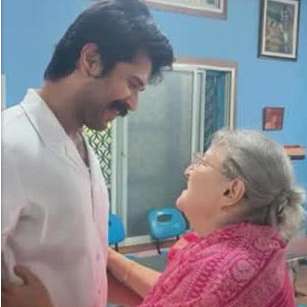 Vijay Deverakonda takes fans on an emotional trip down memory lane as he revisits his school in Puttaparthi