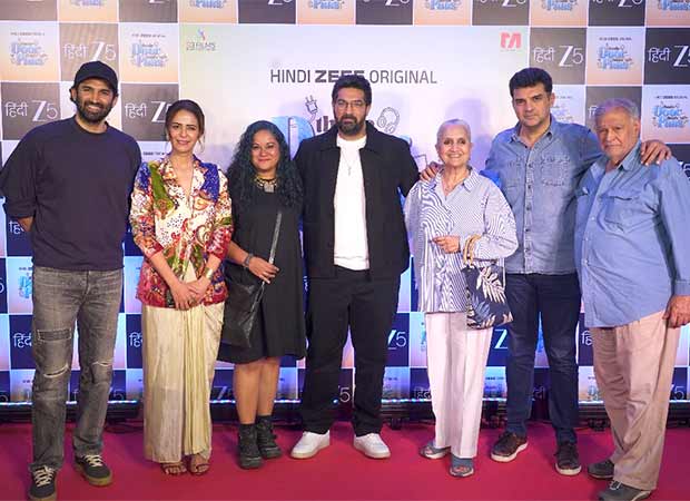 ZEE5 की वेब सीरीज़, थोड़े दूर थोड़े पास की विशेष स्क्रीनिंग में कुणाल रॉय कपूर का समर्थन करने के लिए आदित्य रॉय कपूर और सिद्धार्थ रॉय कपूर एक साथ आए।