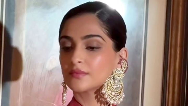 Always glowing gracefully! Sonam Kapoor