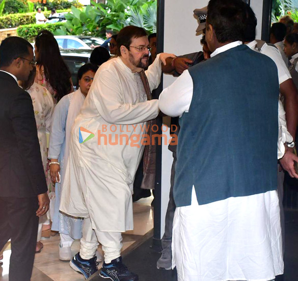 hrithik roshan saba azad jeetendra jackie shroff zayed khan sanjay khan and others attend late zarine katrak khans prayer meet 7144 10
