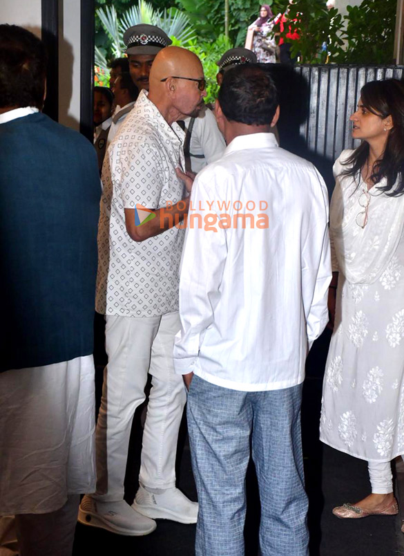 hrithik roshan saba azad jeetendra jackie shroff zayed khan sanjay khan and others attend late zarine katrak khans prayer meet 7144 11