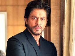 King Khan’s arrival at the airport! Shah Rukh Khan