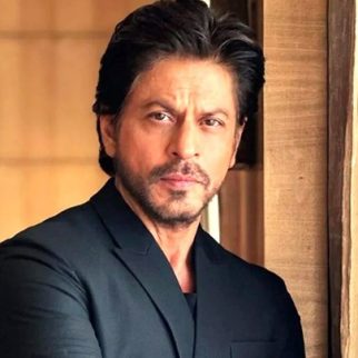 King Khan's arrival at the airport! Shah Rukh Khan