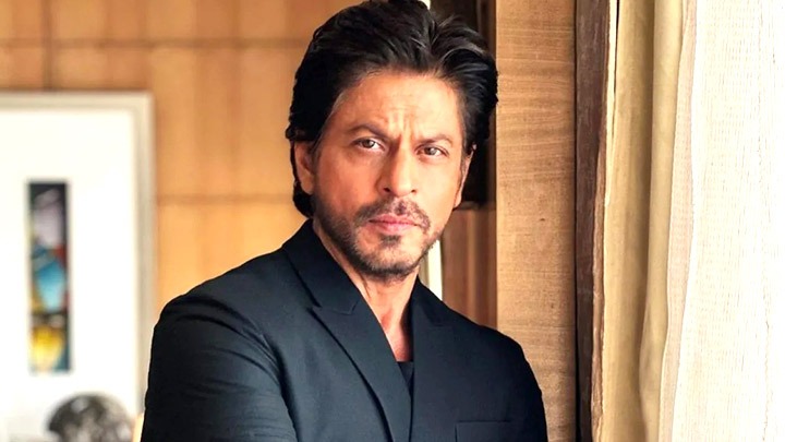 King Khan’s arrival at the airport! Shah Rukh Khan