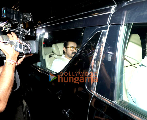 photos aamir khan abhay deol and others snapped outside breach candy hospital 6