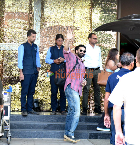 Photos: Aditya Roy Kapur snapped at Kalina airport Photos: Aditya Roy Kapur snapped at Kalina airport