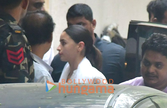 photos ajay devgn ranbir kapoor saif ali khan alia bhatt karisma kapoor and others snapped at sunny deols house in juhu 1