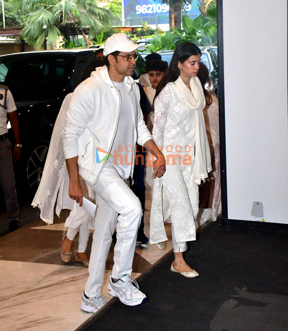 photos hrithik roshan saba azad jeetendra jackie shroff zayed khan sanjay khan and others attend late zarine katrak khans prayer meet 2