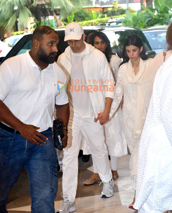 photos hrithik roshan saba azad jeetendra jackie shroff zayed khan sanjay khan and others attend late zarine katrak khans prayer meet 65