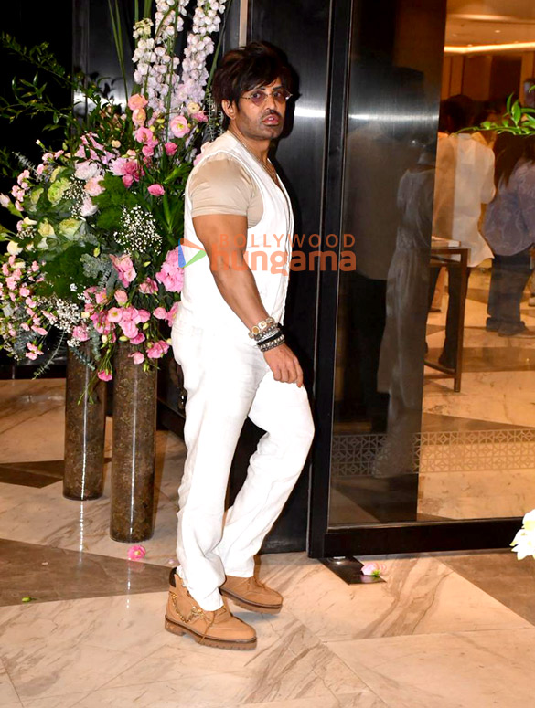 photos hrithik roshan saba azad jeetendra jackie shroff zayed khan sanjay khan and others attend late zarine katrak khans prayer meet 917 11