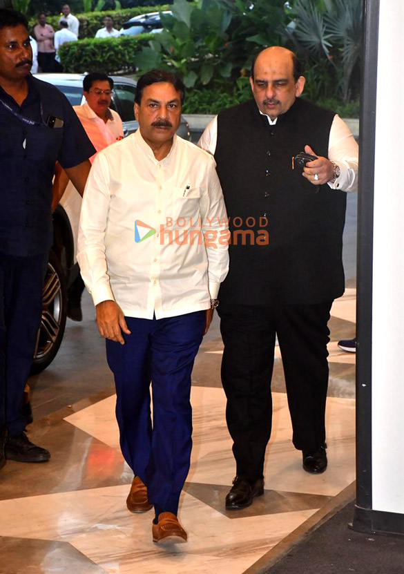 photos hrithik roshan saba azad jeetendra jackie shroff zayed khan sanjay khan and others attend late zarine katrak khans prayer meet 917 22