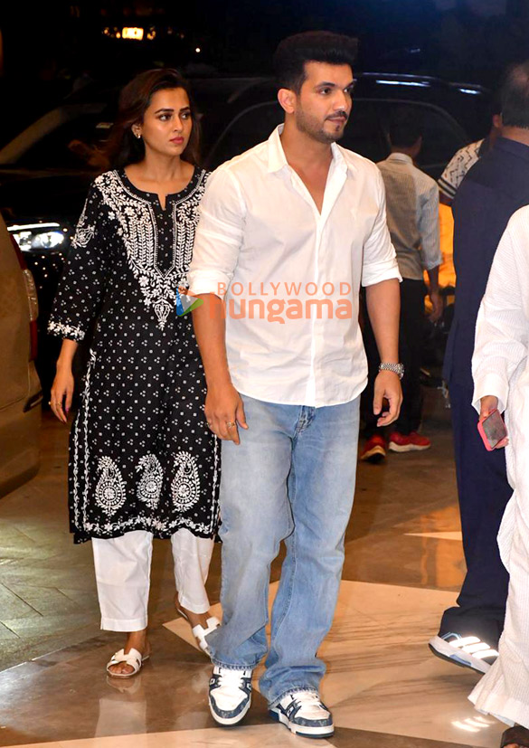 photos hrithik roshan saba azad jeetendra jackie shroff zayed khan sanjay khan and others attend late zarine katrak khans prayer meet 917 35