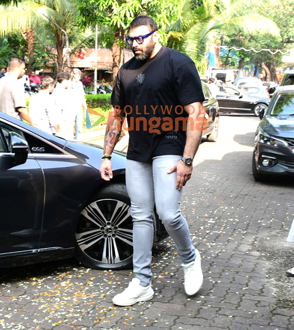 photos hrithik roshan saba azad and others attend zarine khans condolence 6 2