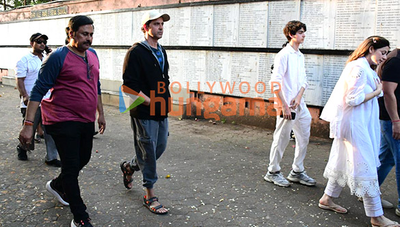 photos hrithik roshan saba azad and others attend zarine khans condolence 613 3