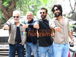 Photos: Jaaved Jaaferi, Meezaan Jafri, Naved Jaffrey and Ravi Behl snapped outside Tuscany Apartment in Khar