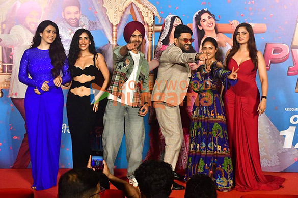 photos kapil sharma parul gulati hira warina ayesha khan and others grace the trailer launch of kis kisko pyaar karoon 2 259 2