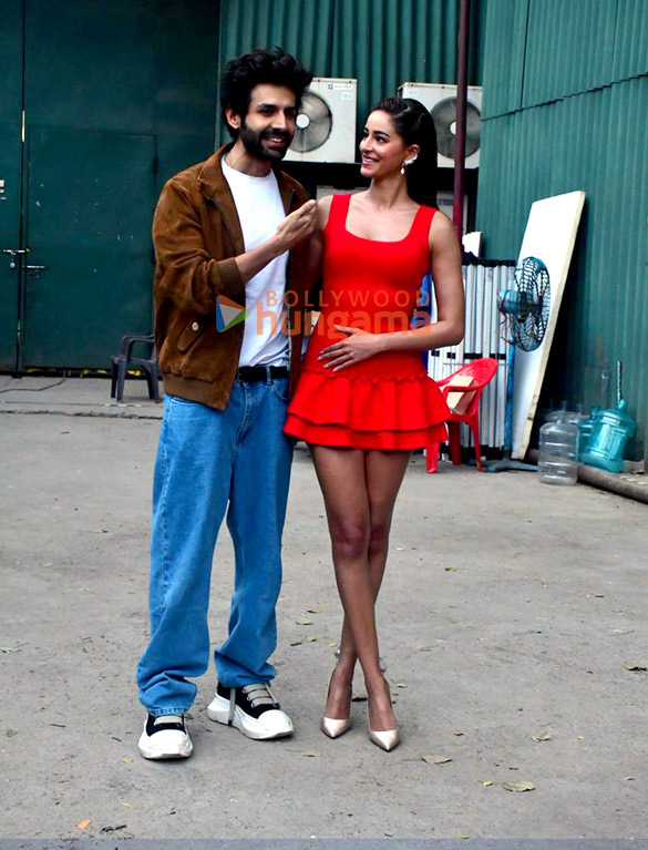 photos kartik aaryan and ananya panday snapped promoting tu meri main tera main tera tu meri 3