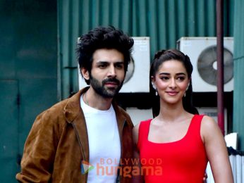 Photos: Kartik Aaryan and Ananya Panday snapped promoting Tu Meri Main Tera Main Tera Tu Meri Photos: Kartik Aaryan and Ananya Panday snapped promoting Tu Meri Main Tera Main Tera Tu Meri