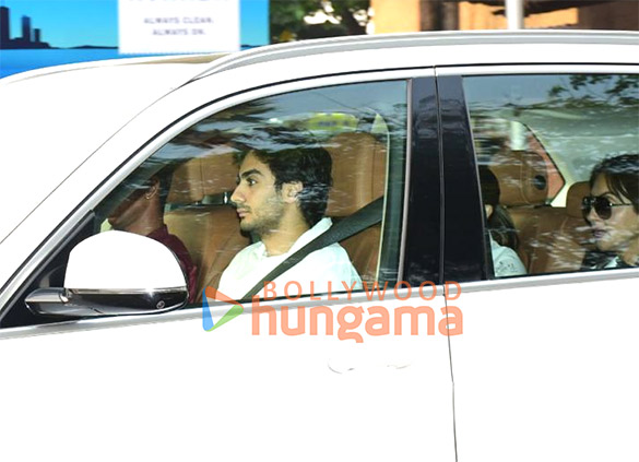 photos maniesh paul sharman joshi and others attend late dharmendras prayer meet 2