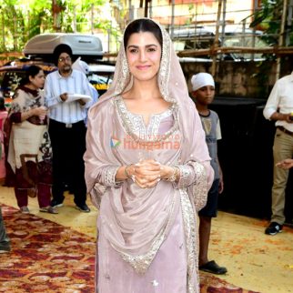 Photos: Nimrat Kaur, Aahana Kumra, Hansika Motwani and Sunanda Sharma visit Gurudwara on the occasion of Guru Nanak Jayanti